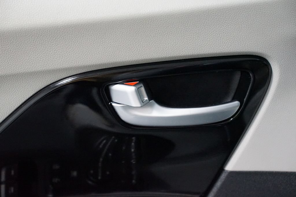 Used 2020 Kia Niro FWD image 31