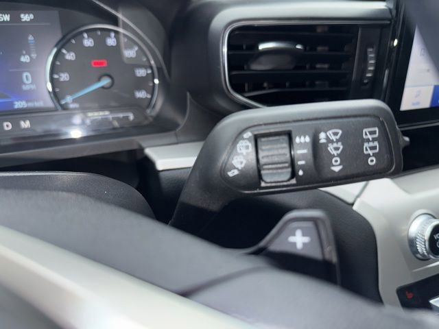 Used 2021 Ford Explorer XLT w/ Equipment Group 202A AWD/4WD image 18