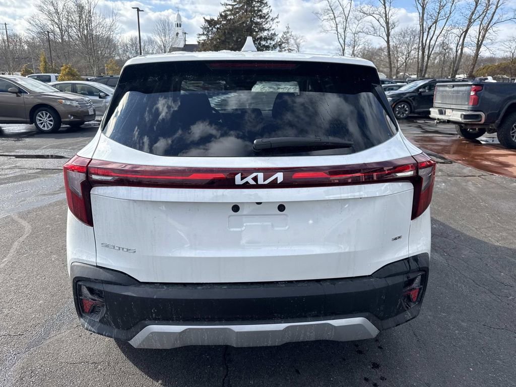 New 2026 Kia Seltos LX image 3