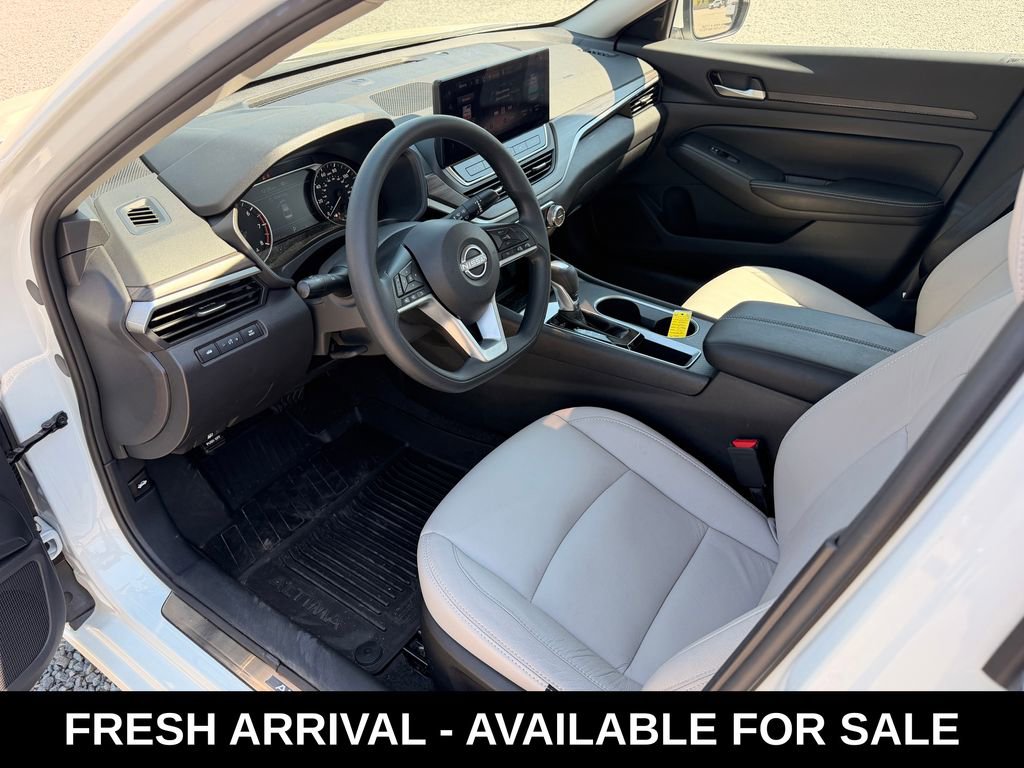 Used 2025 Nissan Altima 2.5 SV w/ SV Special Edition Package image 8