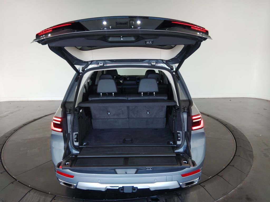 Used 2023 BMW X7 xDrive40i w/ Premium Package image 9