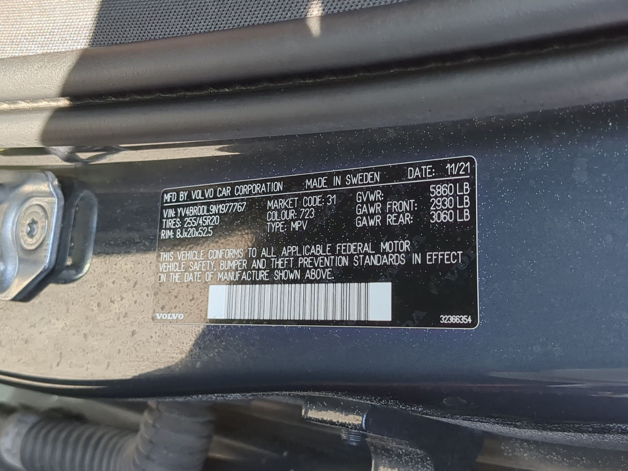 Used 2022 Volvo XC60 T8 Inscription w/ Advanced Package AWD/4WD image 35