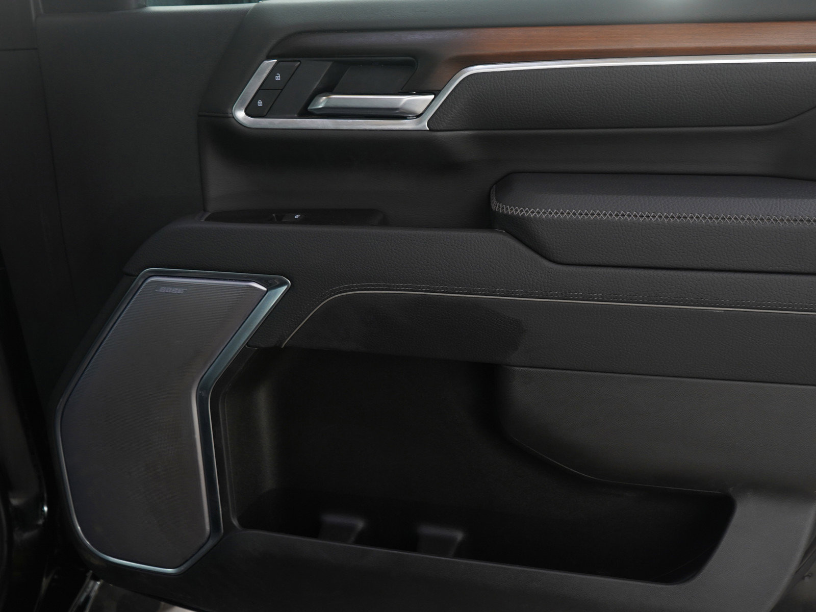 Used 2025 GMC Sierra 2500 Denali w/ Denali Reserve Package image 9