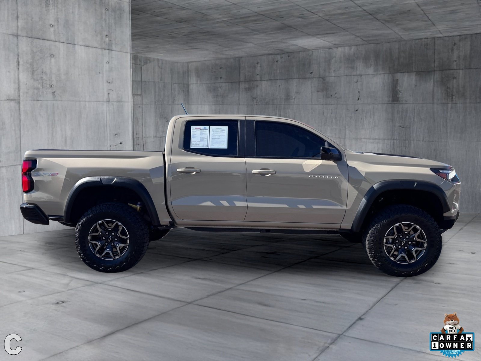 Used 2024 Chevrolet Colorado ZR2 w/ Technology Package AWD/4WD image 8