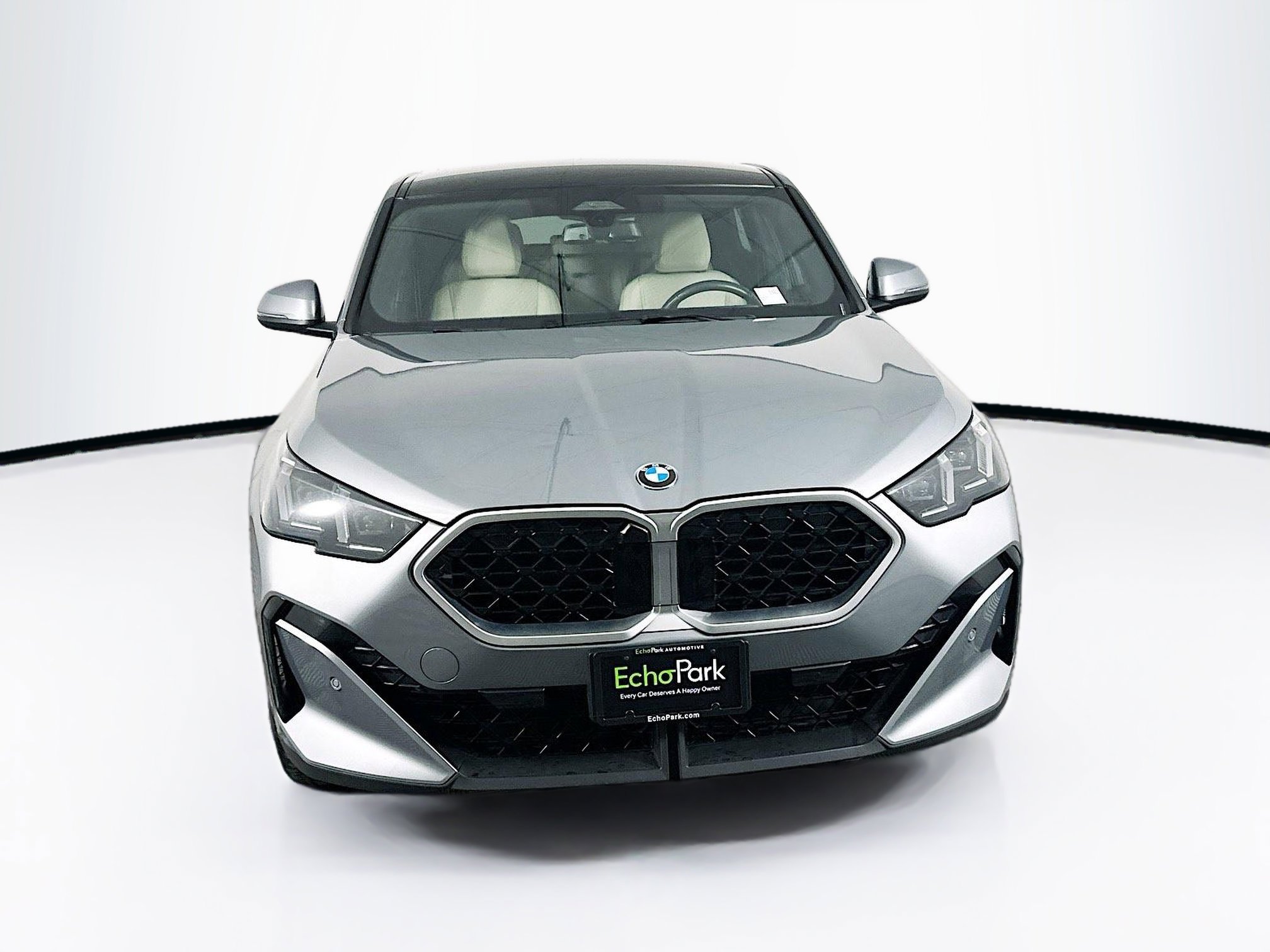 Used 2025 BMW X2 xDrive28i AWD/4WD image 2