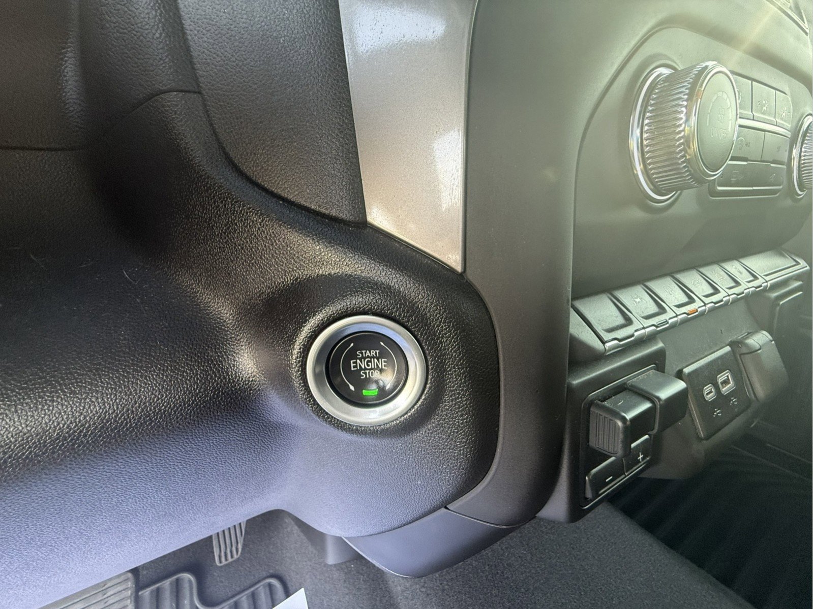 Used 2023 GMC Sierra 1500 Pro w/ Graphite Edition image 13