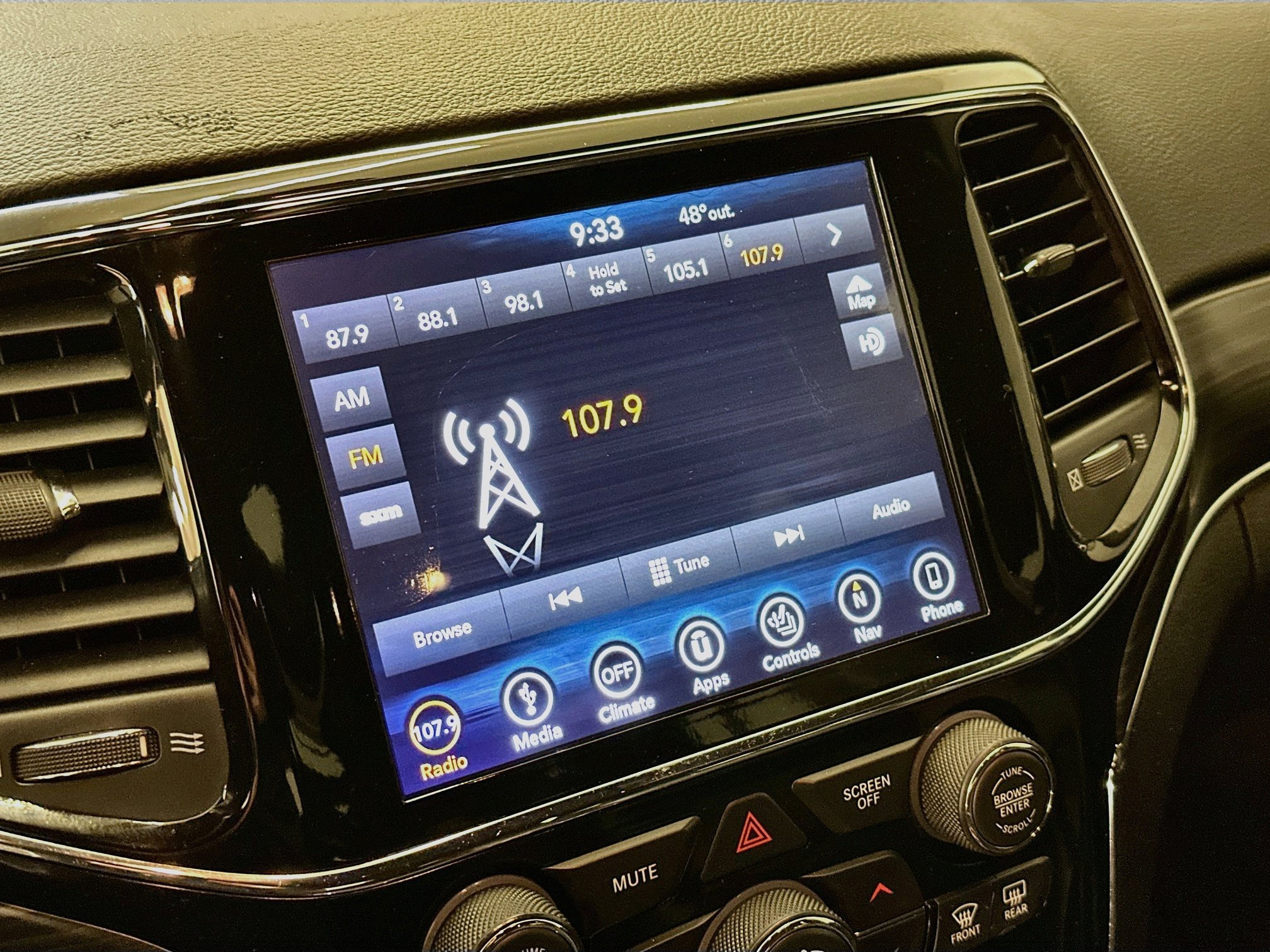 Used 2019 Jeep Grand Cherokee Limited AWD/4WD image 21