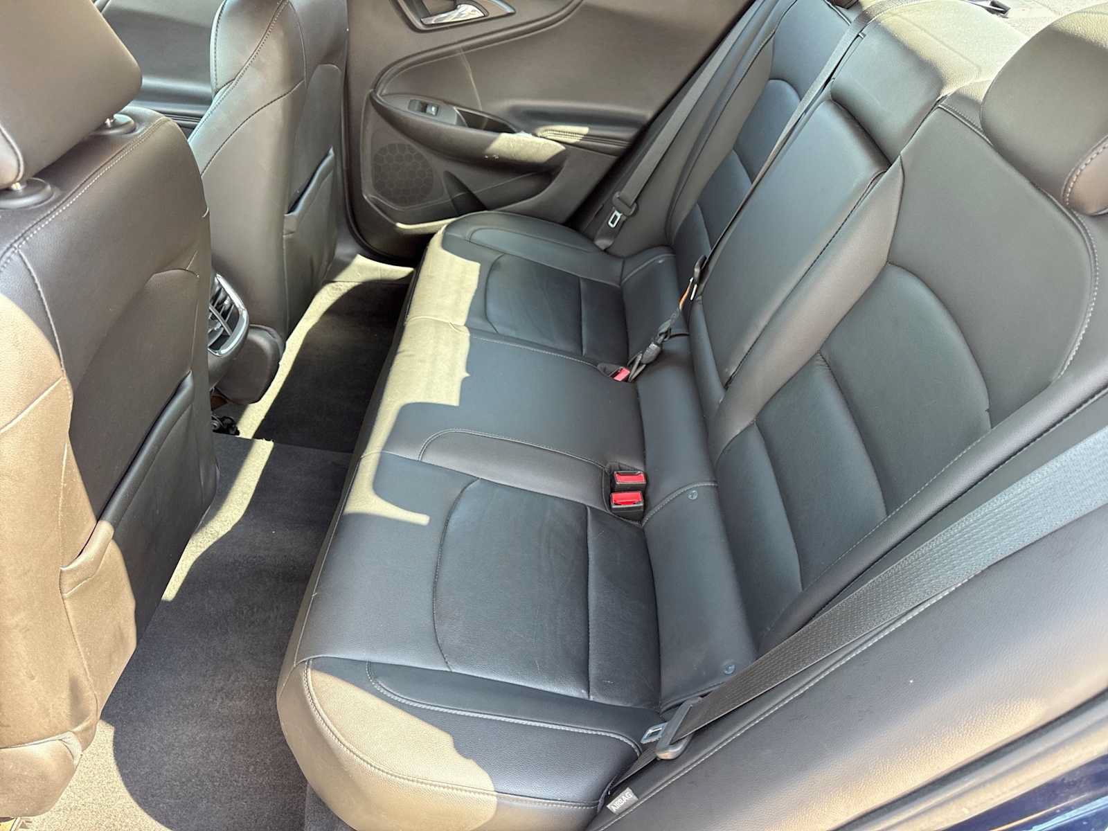 Used 2017 Chevrolet Malibu LT w/ Leather Package FWD image 18