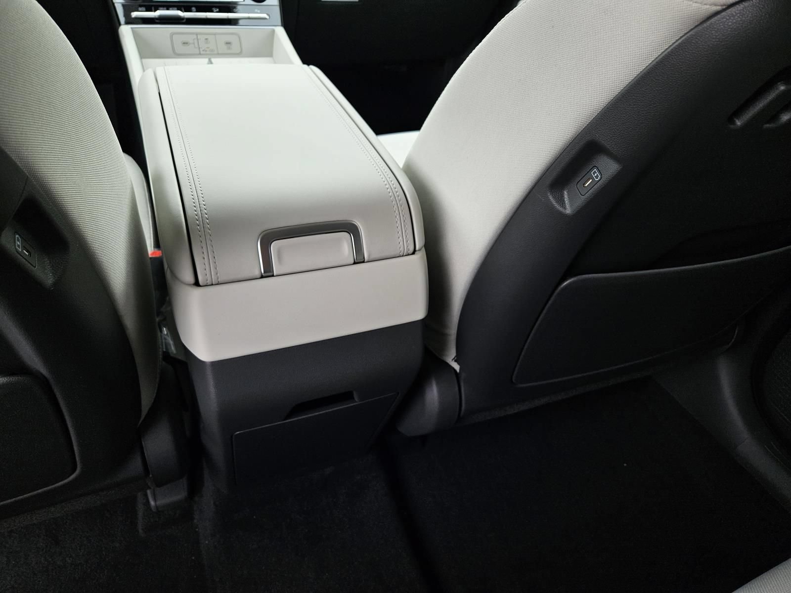 New 2026 Hyundai Santa Fe SE FWD image 12