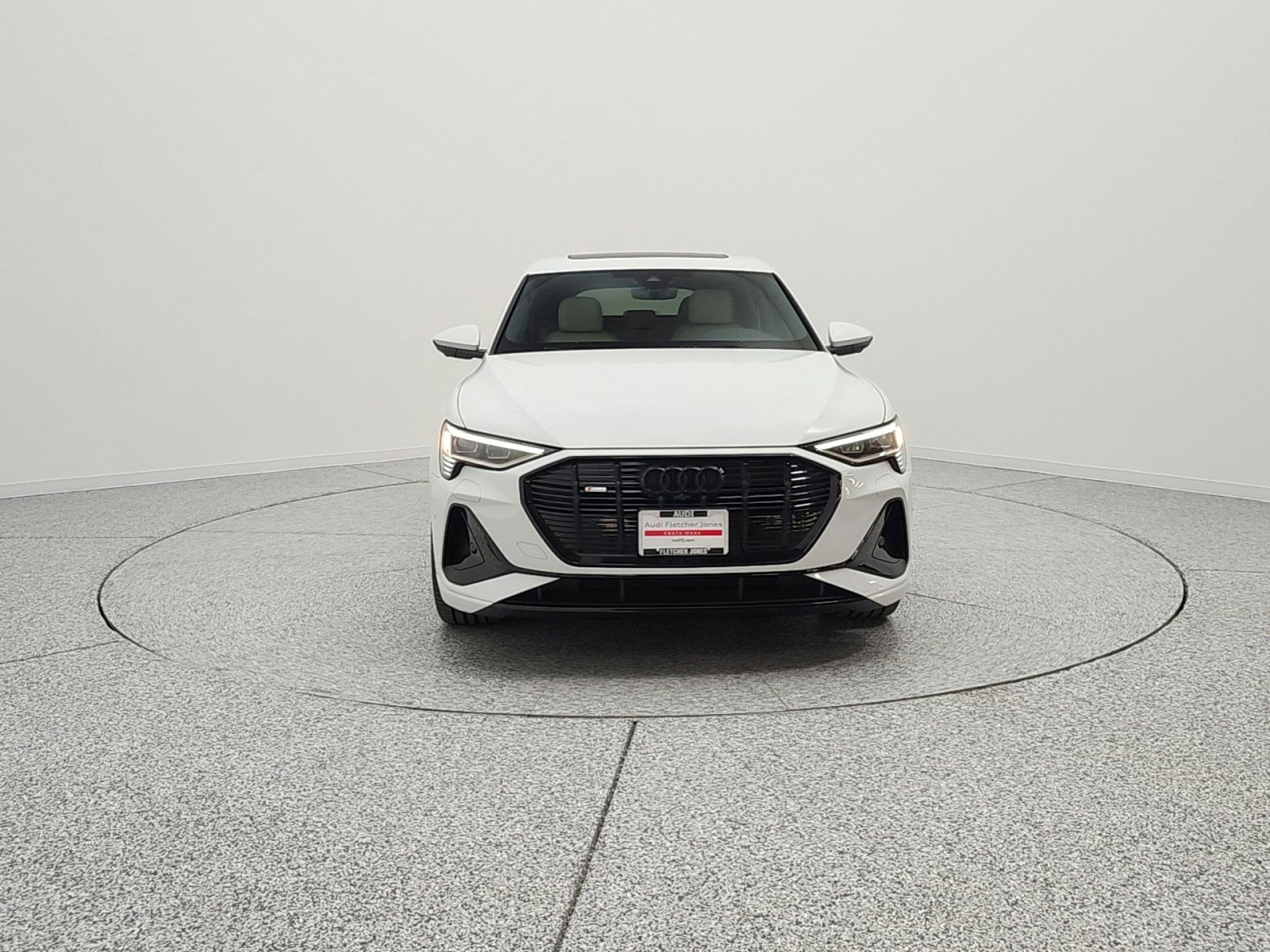 Used 2023 Audi e-tron Premium Plus w/ Premium Plus Package AWD/4WD image 2