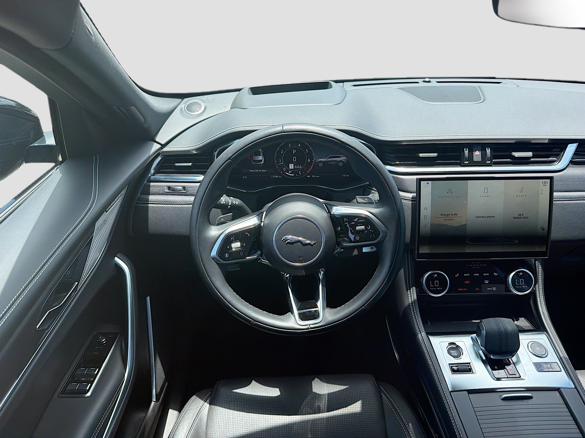Used 2026 Jaguar F-PACE R-Dynamic S AWD/4WD image 18