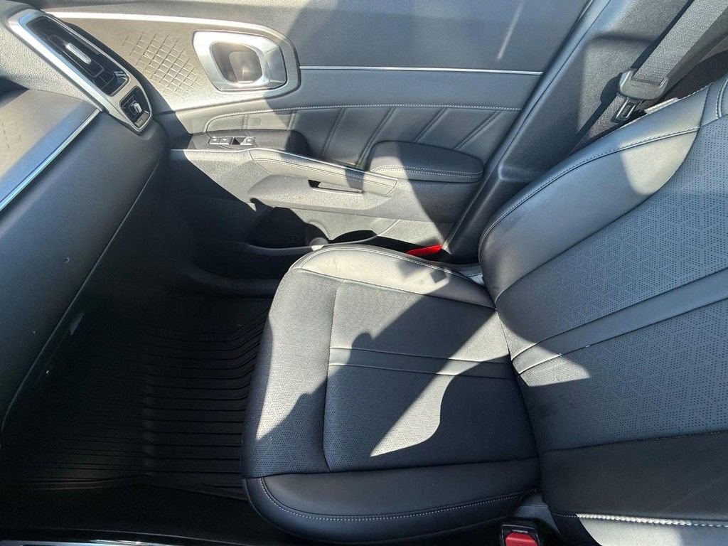 Used 2022 Kia Sorento SX w/ Panoramic Sunroof Package image 23