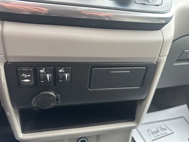 Used 2015 Toyota Sienna XLE w/ XLE Navigation Package FWD image 41