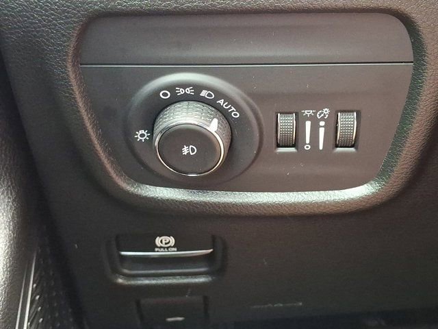 Certified 2024 Jeep Grand Cherokee Limited w/ Black Appearance Package AWD/4WD image 30
