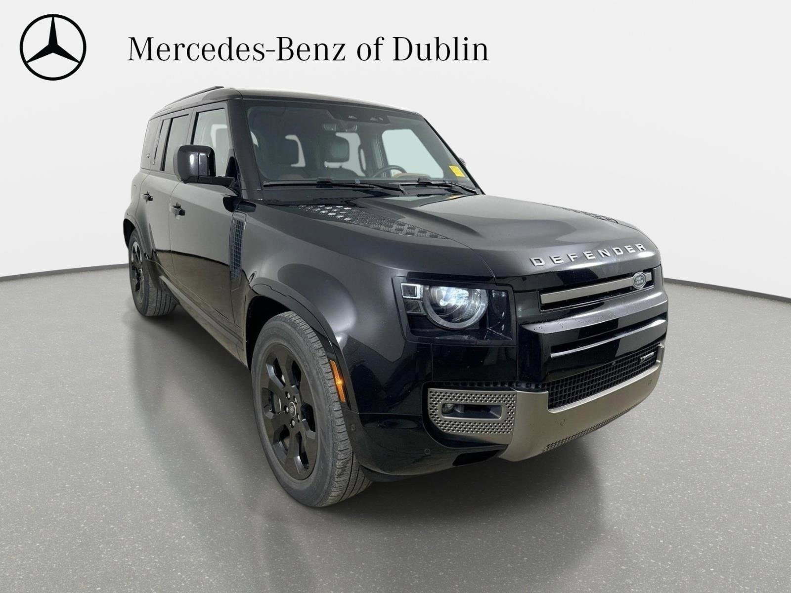 Used 2023 Land Rover Defender 110 X-Dynamic SE AWD/4WD image 3