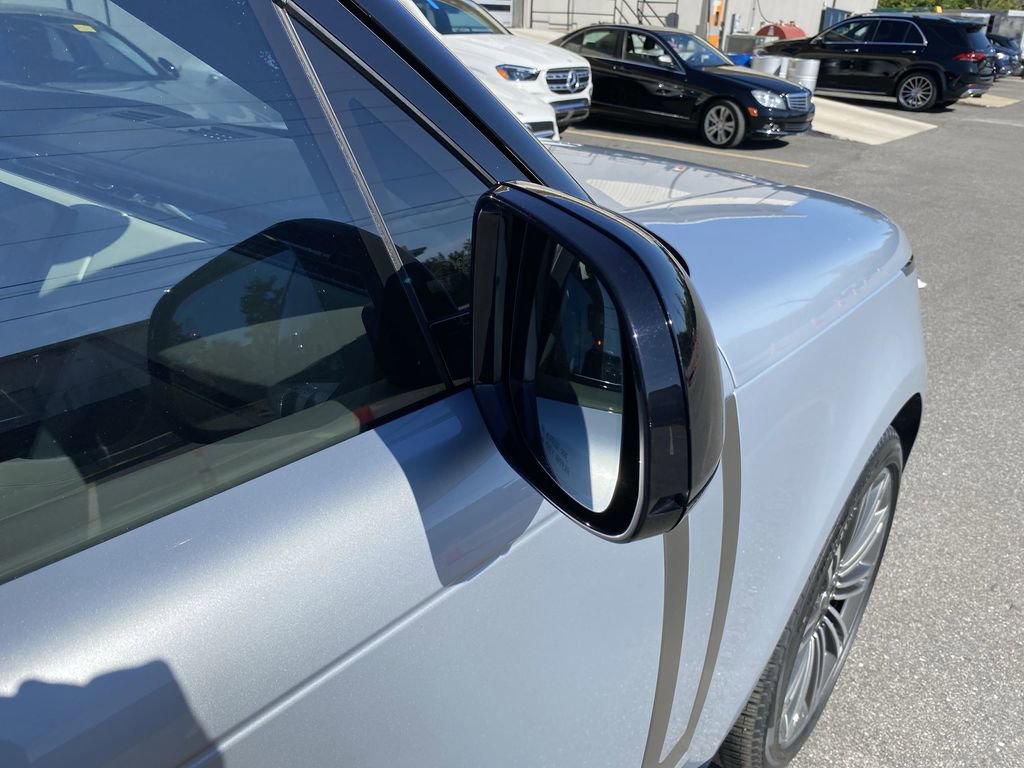 Used 2023 Land Rover Range Rover SE image 23