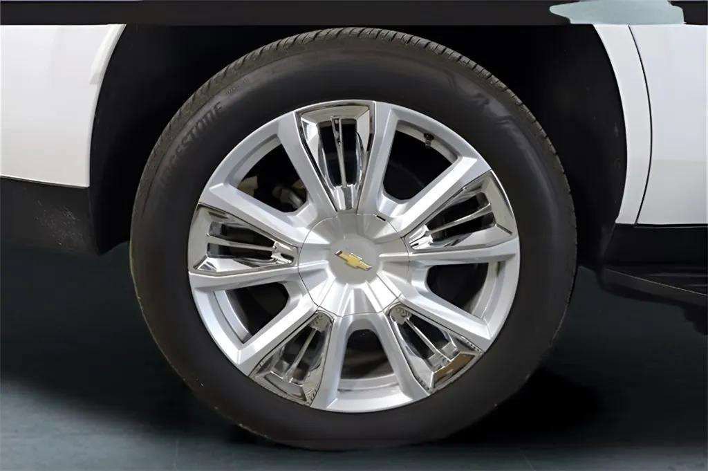 Used 2024 Chevrolet Tahoe High Country w/ Advanced Technology Package image 11