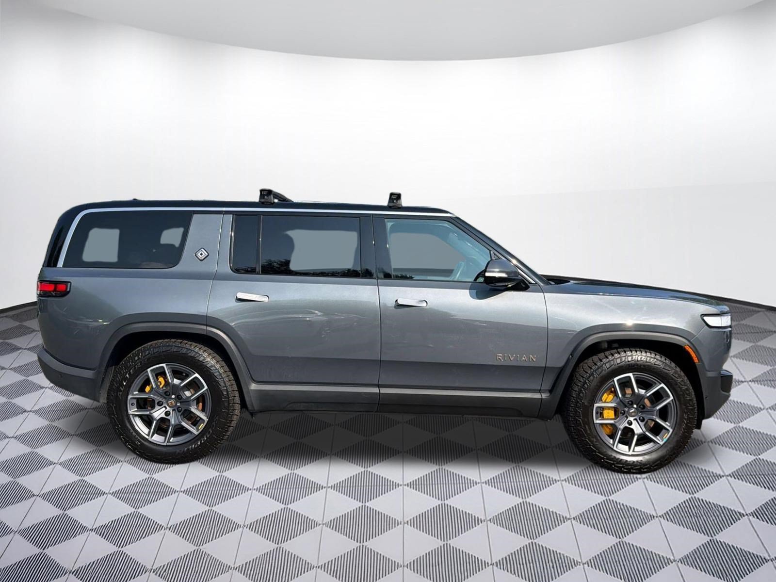 Used 2024 Rivian R1S Adventure AWD/4WD image 8