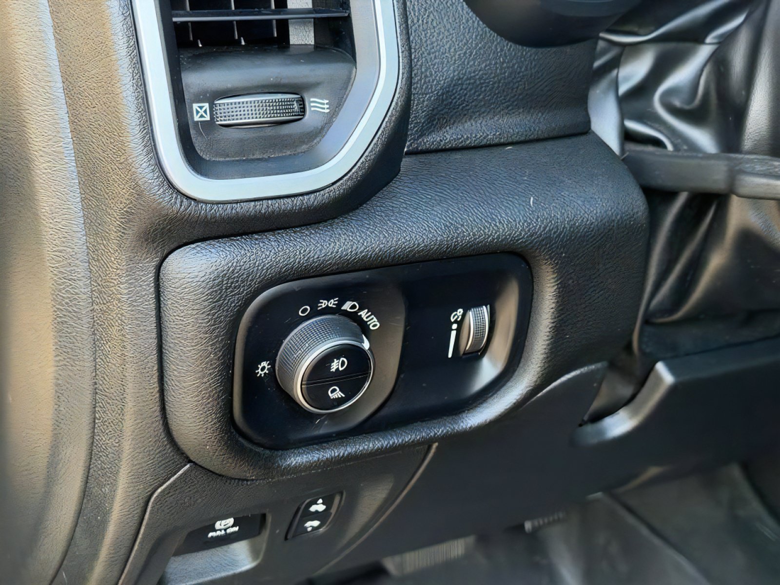 Used 2023 RAM 1500 Big Horn AWD/4WD image 20
