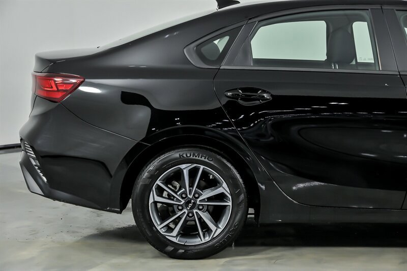 Used 2024 Kia Forte LXS FWD image 12