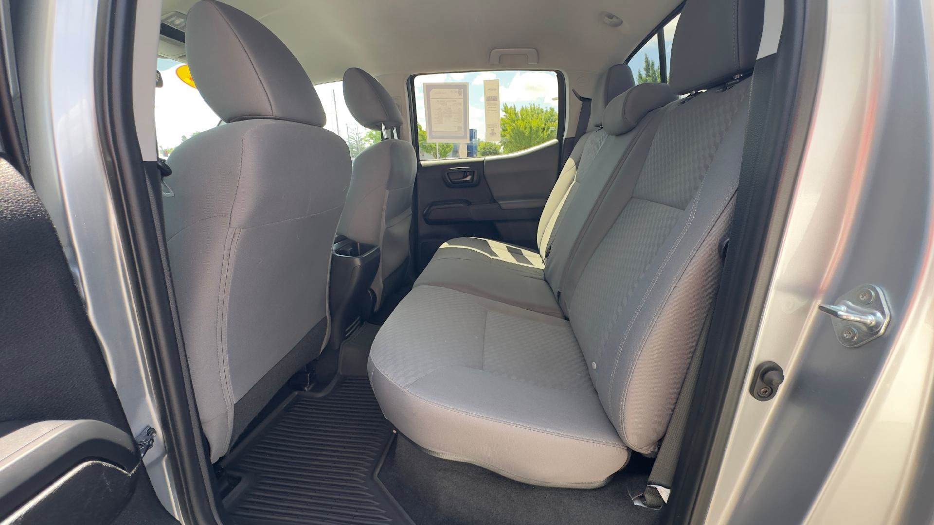 Used 2022 Toyota Tacoma SR w/ SR Convenience Package RWD image 9