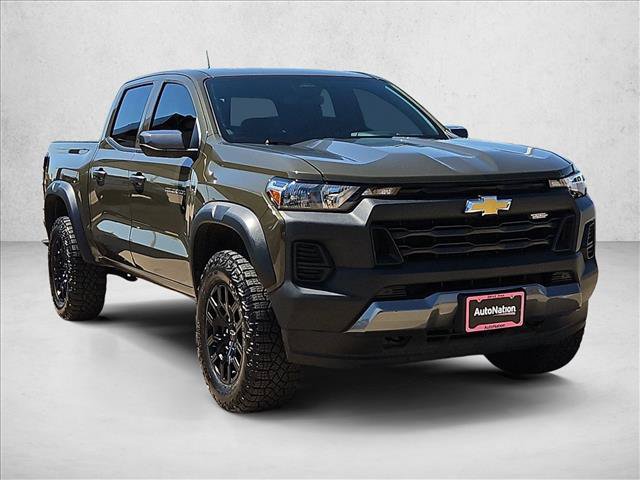 Used 2025 Chevrolet Colorado Trail Boss AWD/4WD image 3