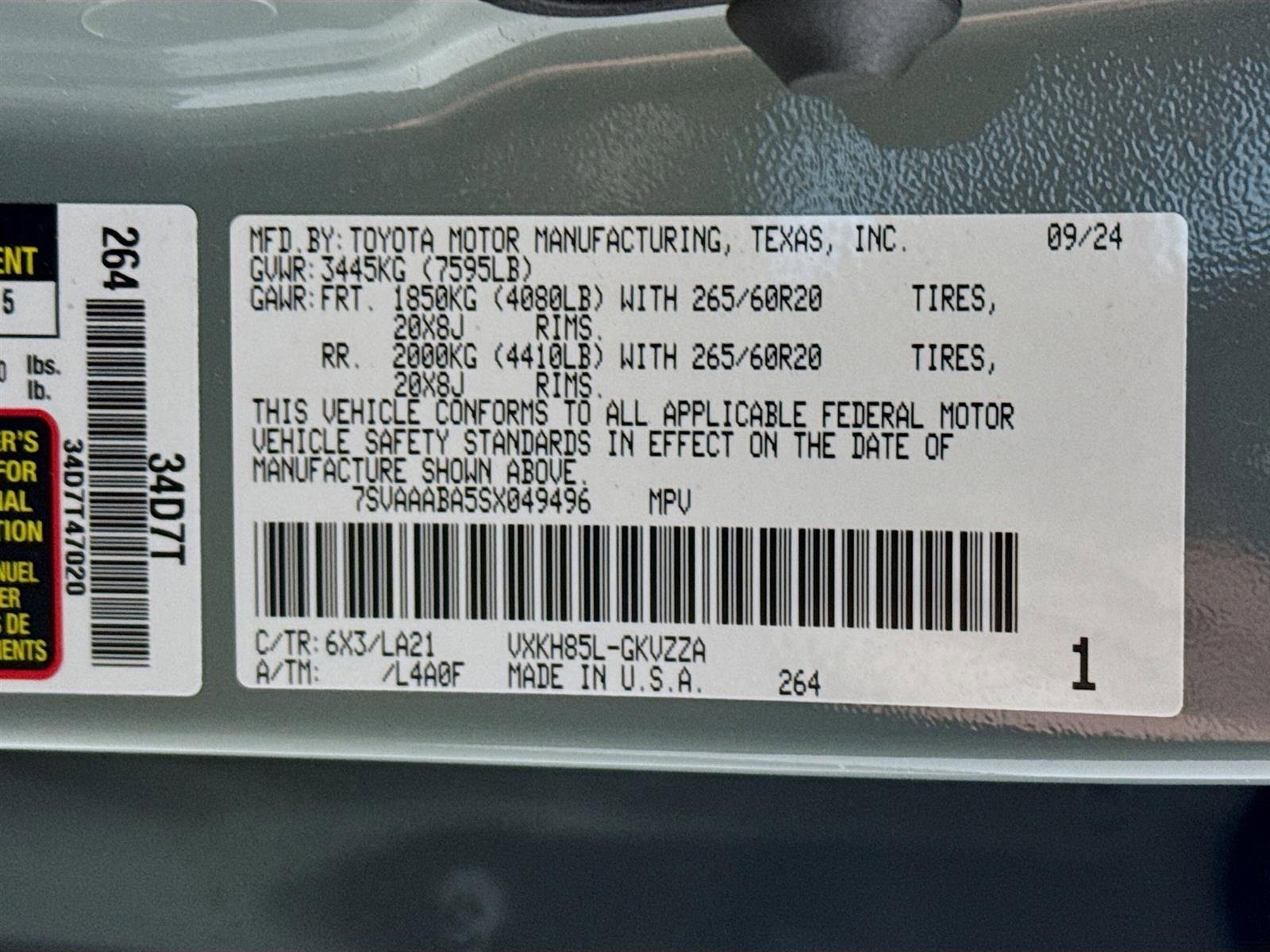 Used 2025 Toyota Sequoia Platinum AWD/4WD image 33