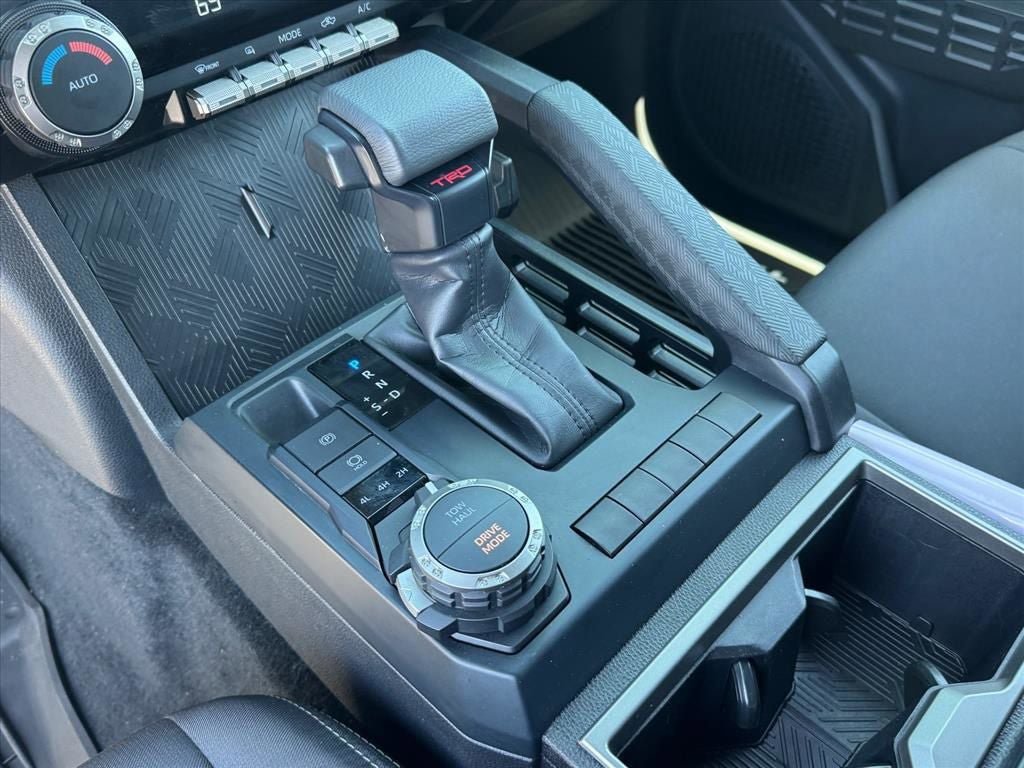 Used 2025 Toyota Tacoma TRD Sport AWD/4WD image 23