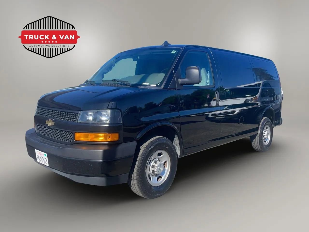 Used 2021 Chevrolet Express 2500 w/ Driver Convenience Package RWD image 1
