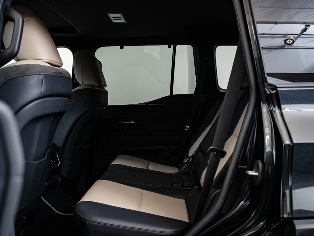 Used 2024 Lexus GX 550 image 42