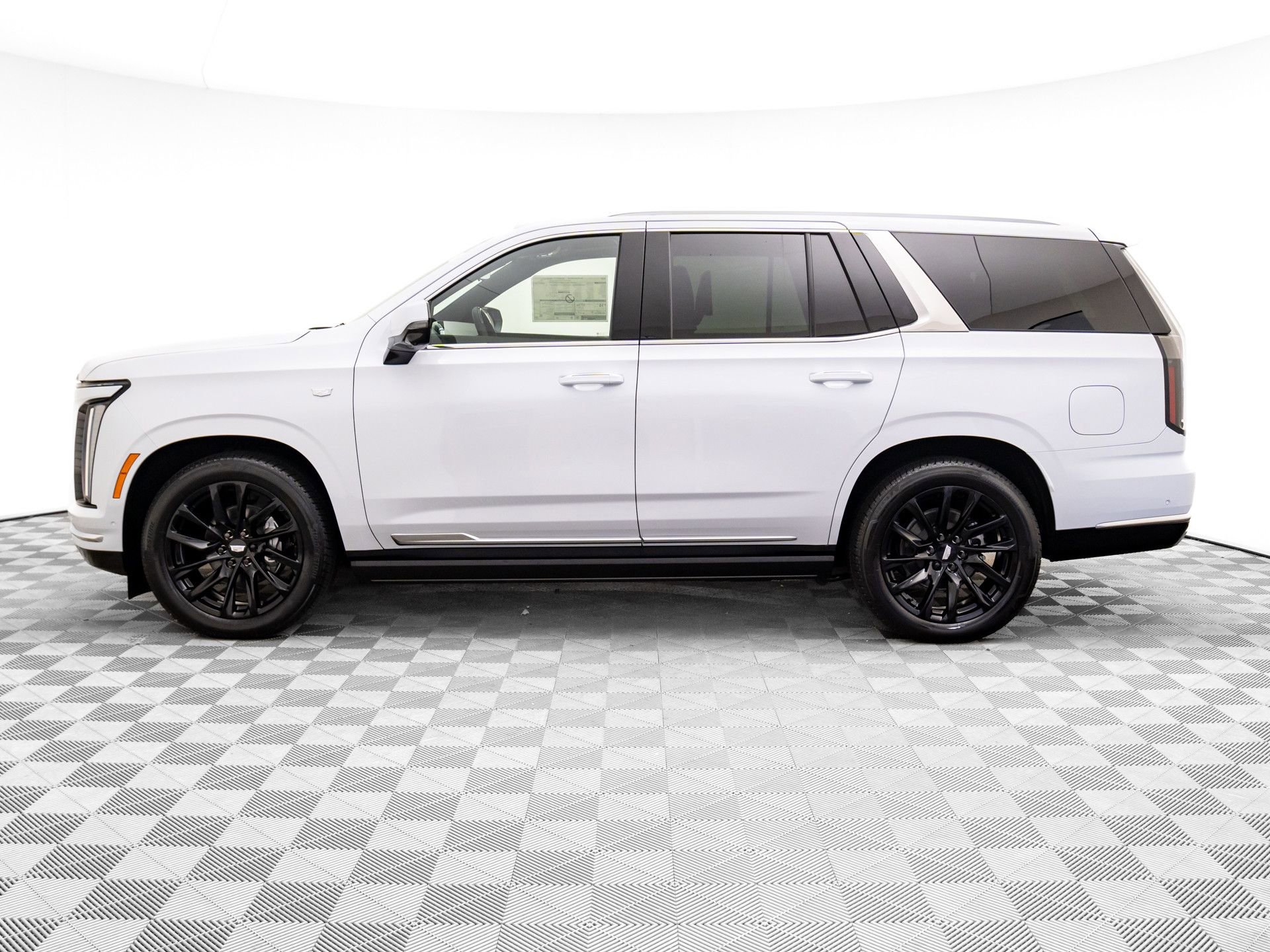 New 2026 Cadillac Escalade Luxury image 2