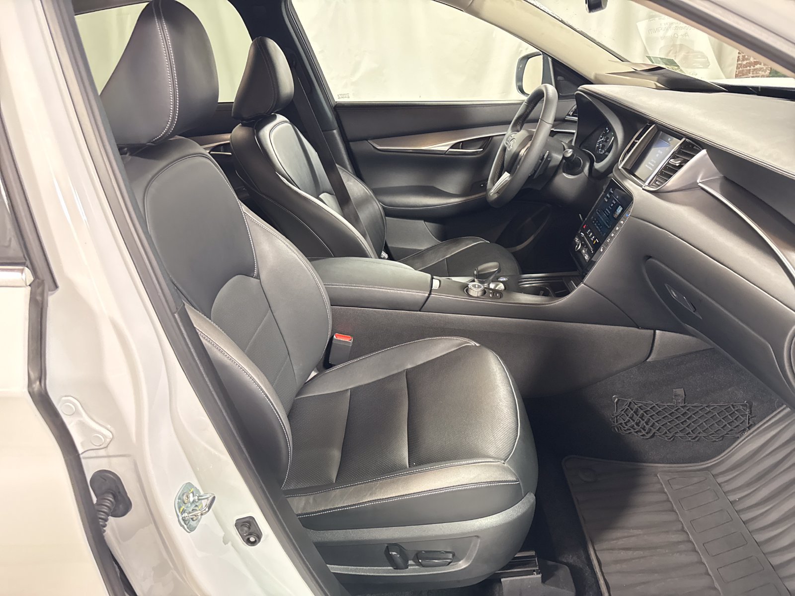 Used 2022 INFINITI QX50 Luxe w/ Cargo Package AWD/4WD image 23