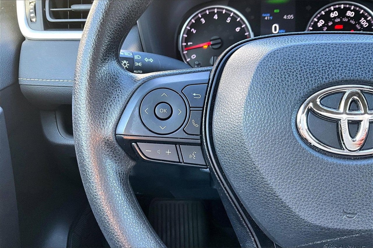 Used 2022 Toyota RAV4 XLE image 27