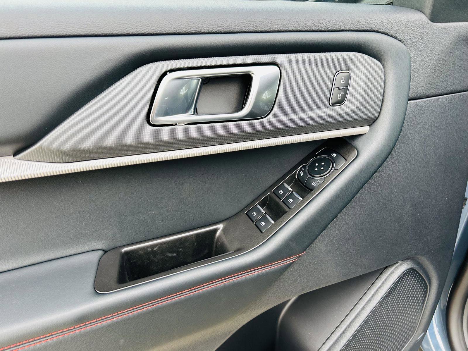 New 2026 Ford Explorer ST-Line image 18