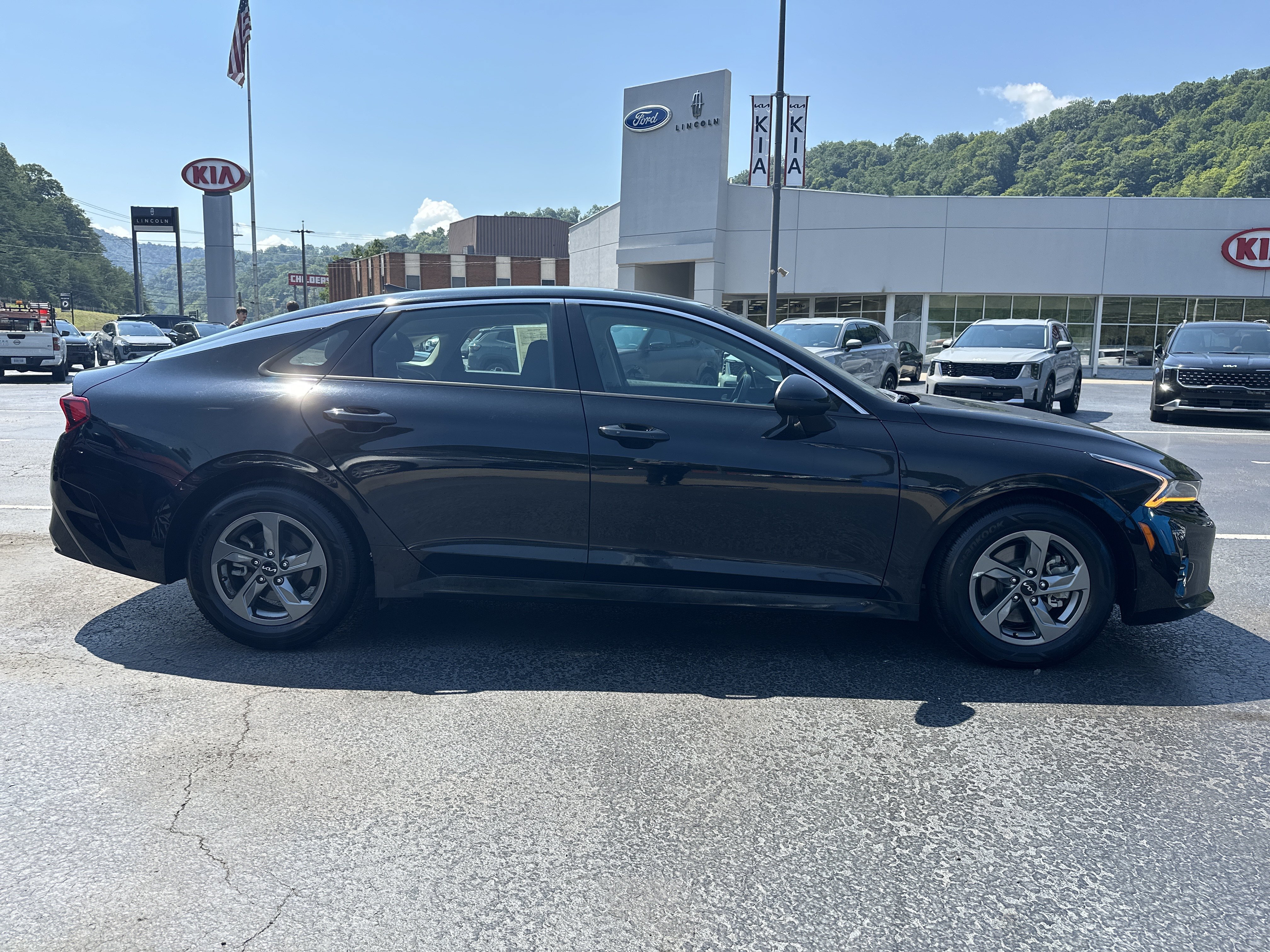Used 2022 Kia K5 LXS FWD image 4