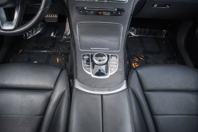 Used 2019 Mercedes-Benz GLC 300 4MATIC image 31