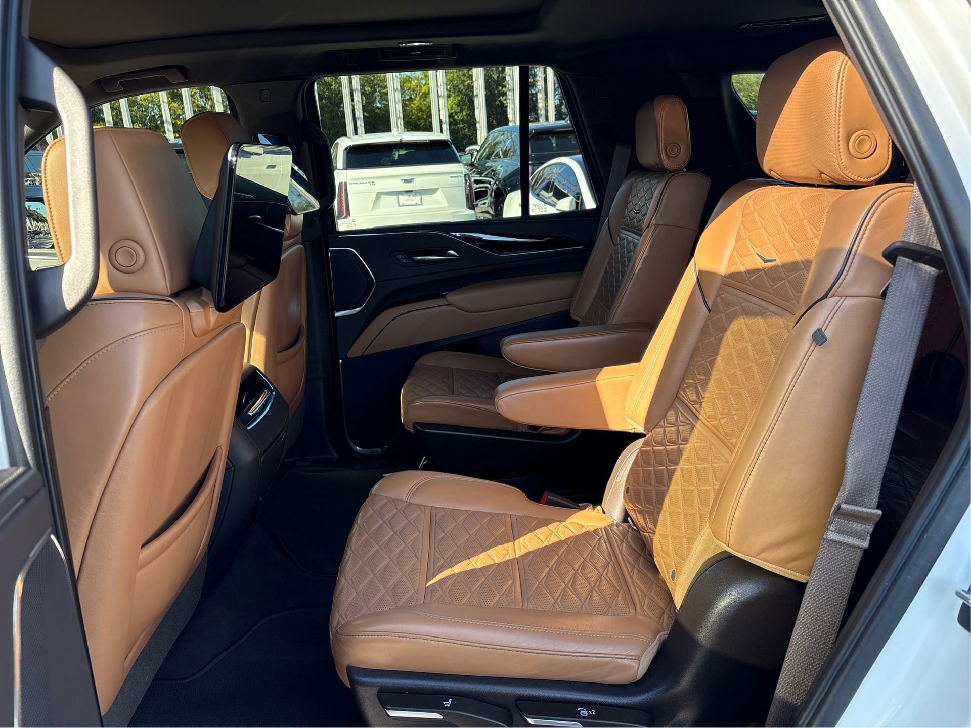 Used 2021 Cadillac Escalade Premium Luxury w/ Driver Assist Tech Package image 10