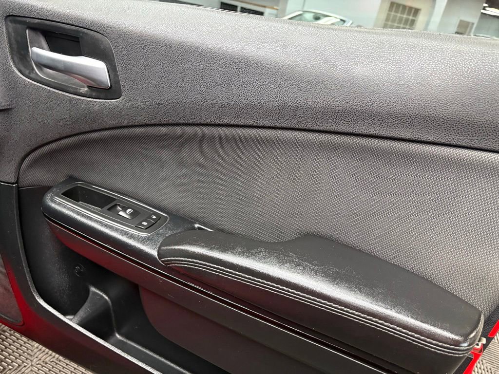 Used 2018 Dodge Charger SXT w/ Blacktop Package RWD image 36