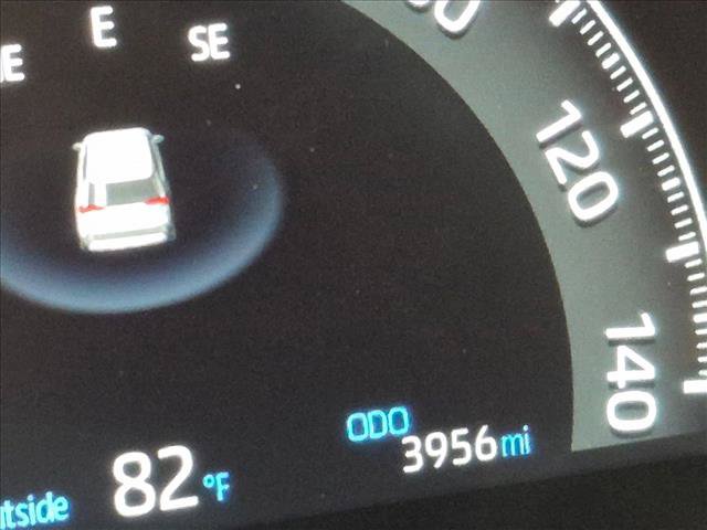 Used 2025 Toyota RAV4 SE w/ Weather & Moonroof Package AWD/4WD image 9