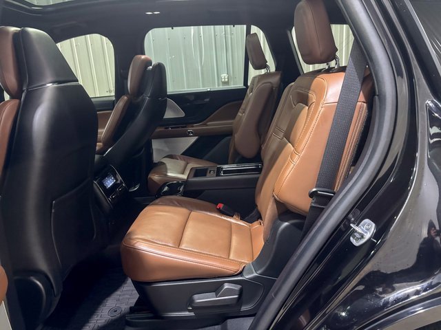 Used 2022 Lincoln Aviator Reserve w/ Equipment Group 201A image 25