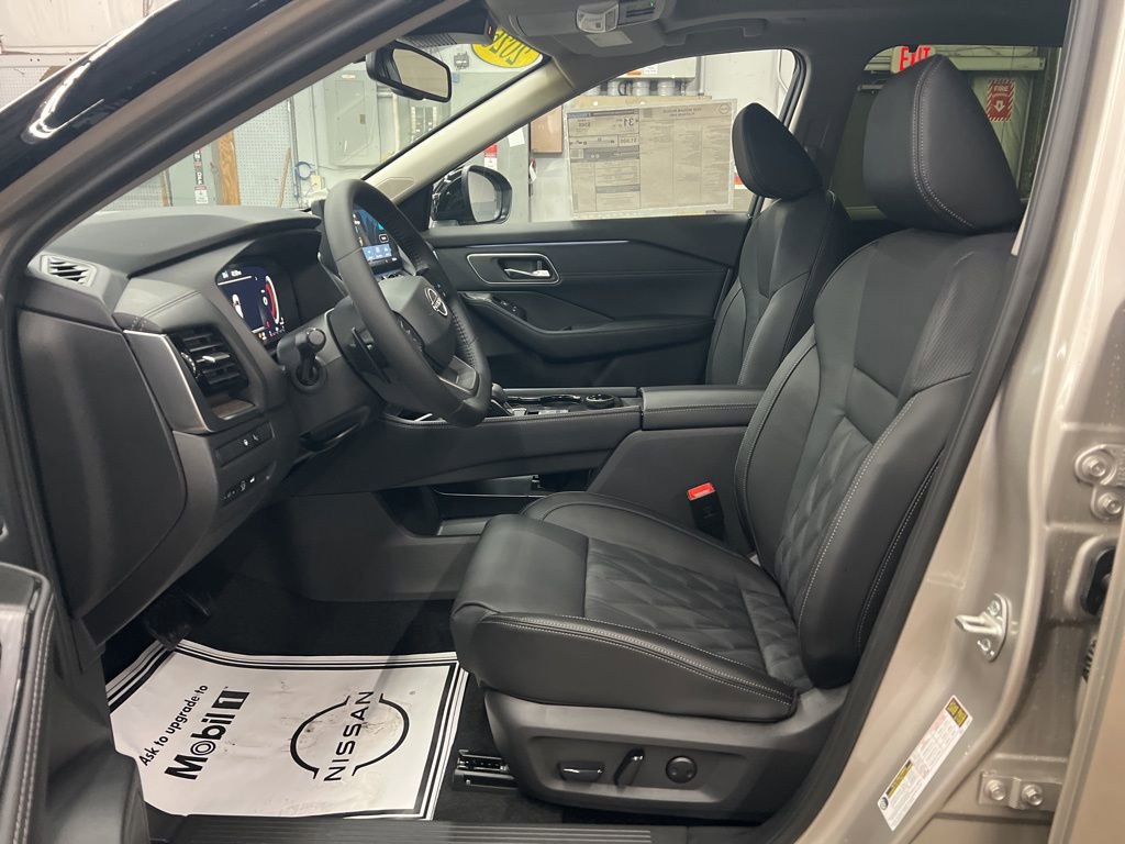 New 2026 Nissan Rogue Platinum w/ Platinum Premium Package image 28