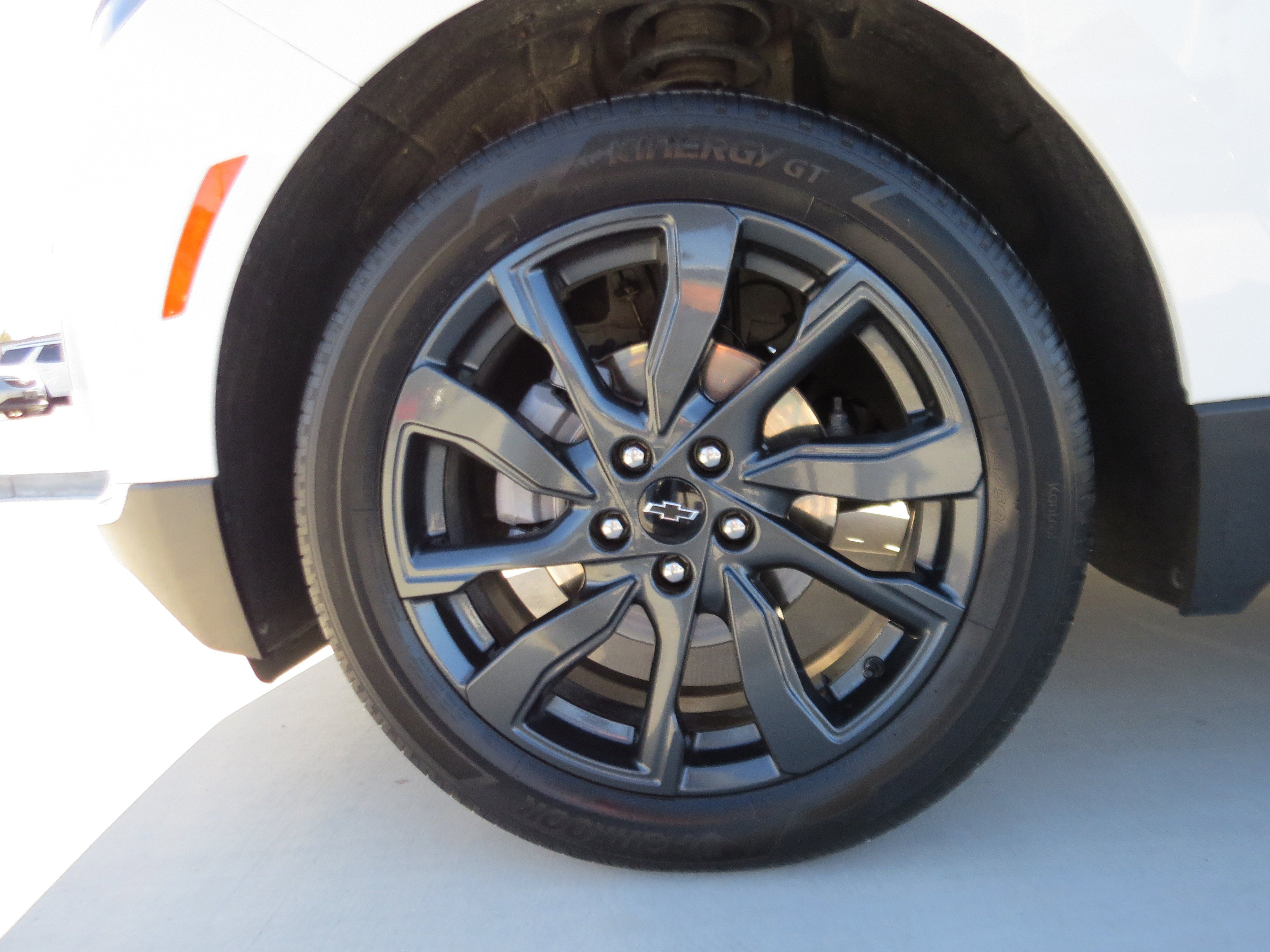 Used 2022 Chevrolet Equinox RS w/ RS Leather Package image 8