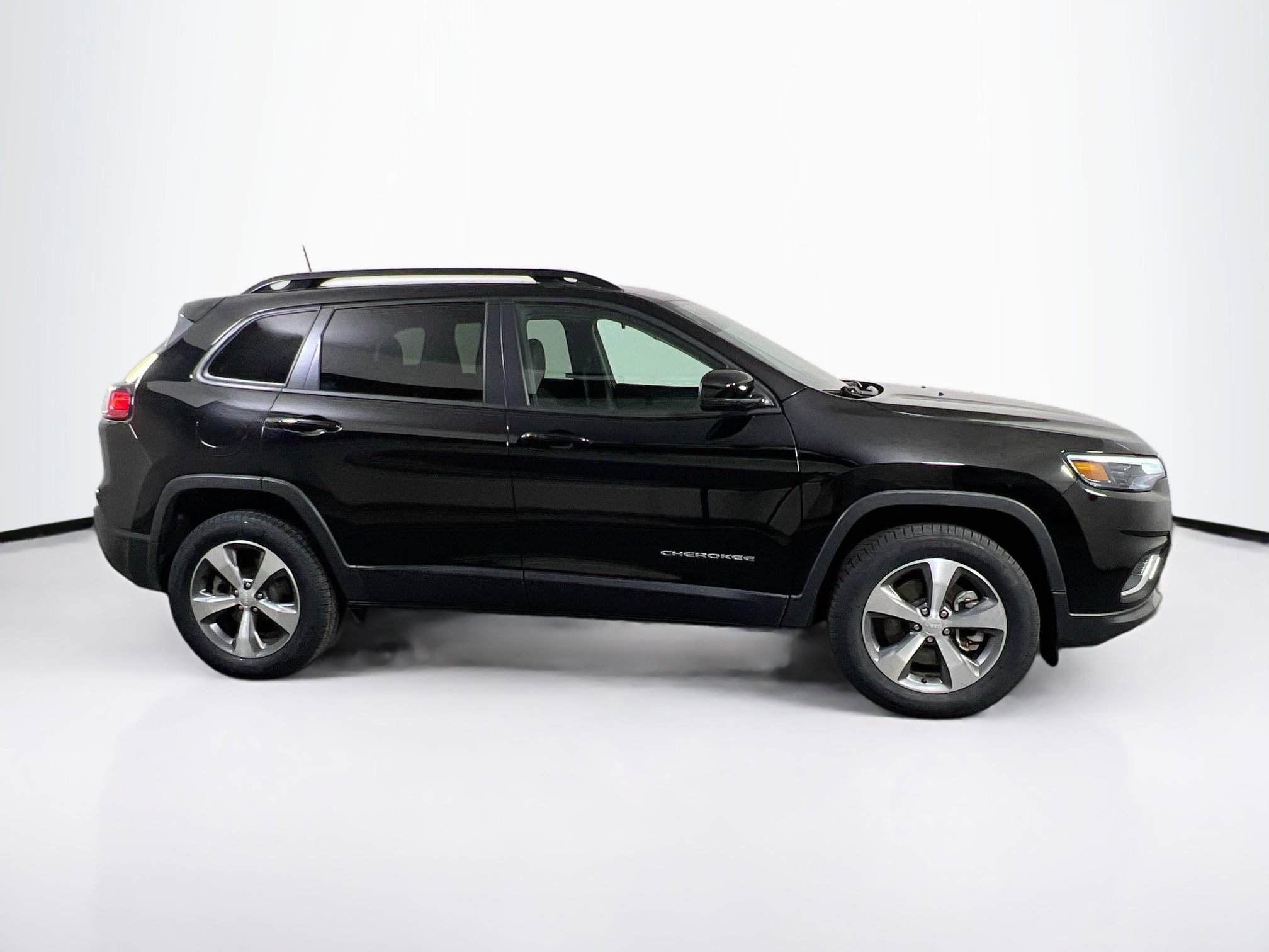 Used 2022 Jeep Cherokee Limited AWD/4WD image 4