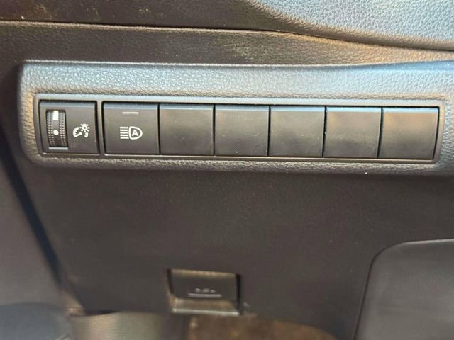 Used 2023 Toyota Corolla SE image 18