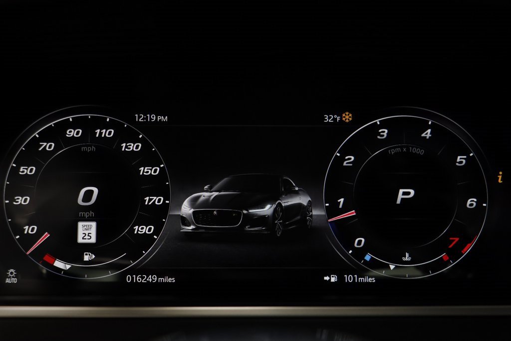 Used 2023 Jaguar F-TYPE R image 9