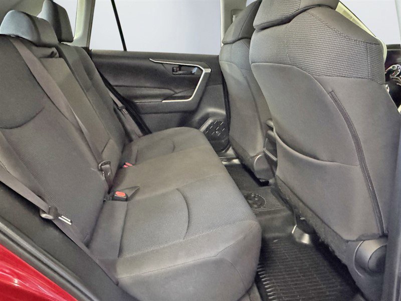 Used 2019 Toyota RAV4 LE w/ Carpet Mat Package AWD/4WD image 19