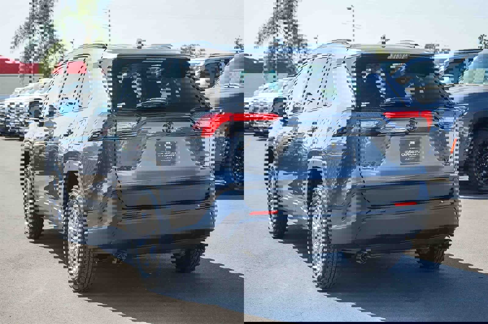 Used 2022 Toyota RAV4 XLE w/ Convenience Package image 6