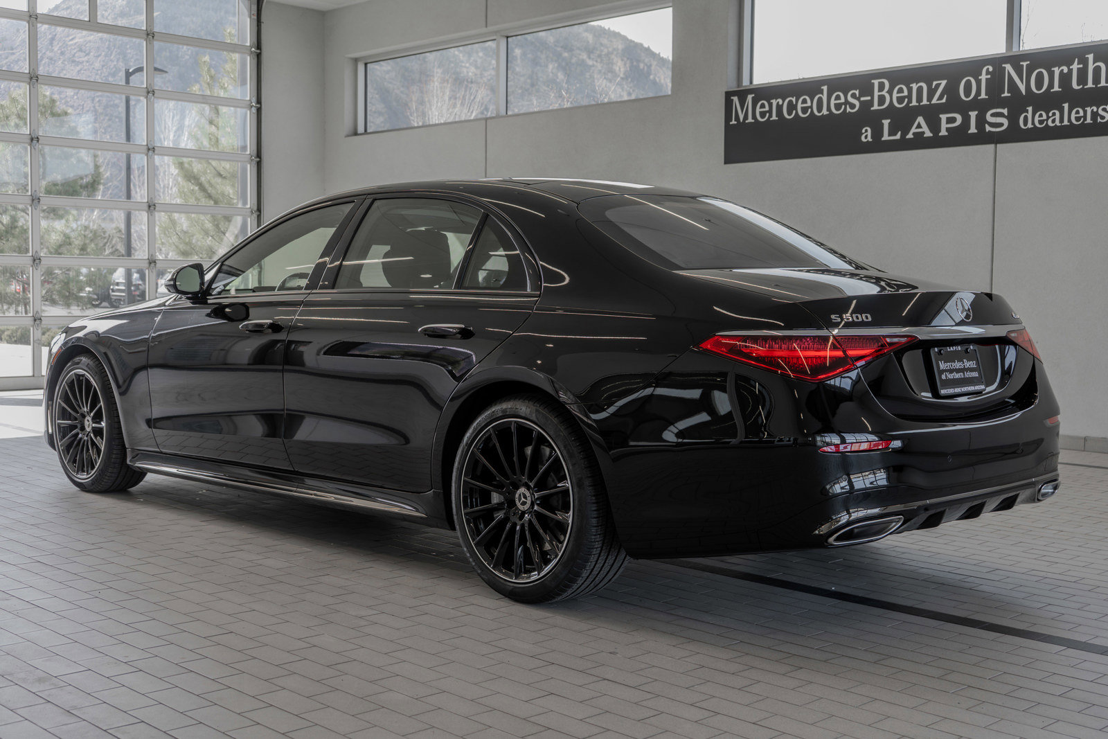 New 2025 Mercedes-Benz S 500 4MATIC image 13