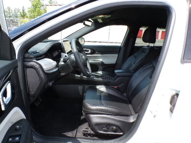 Used 2026 Jeep Compass Limited AWD/4WD image 2