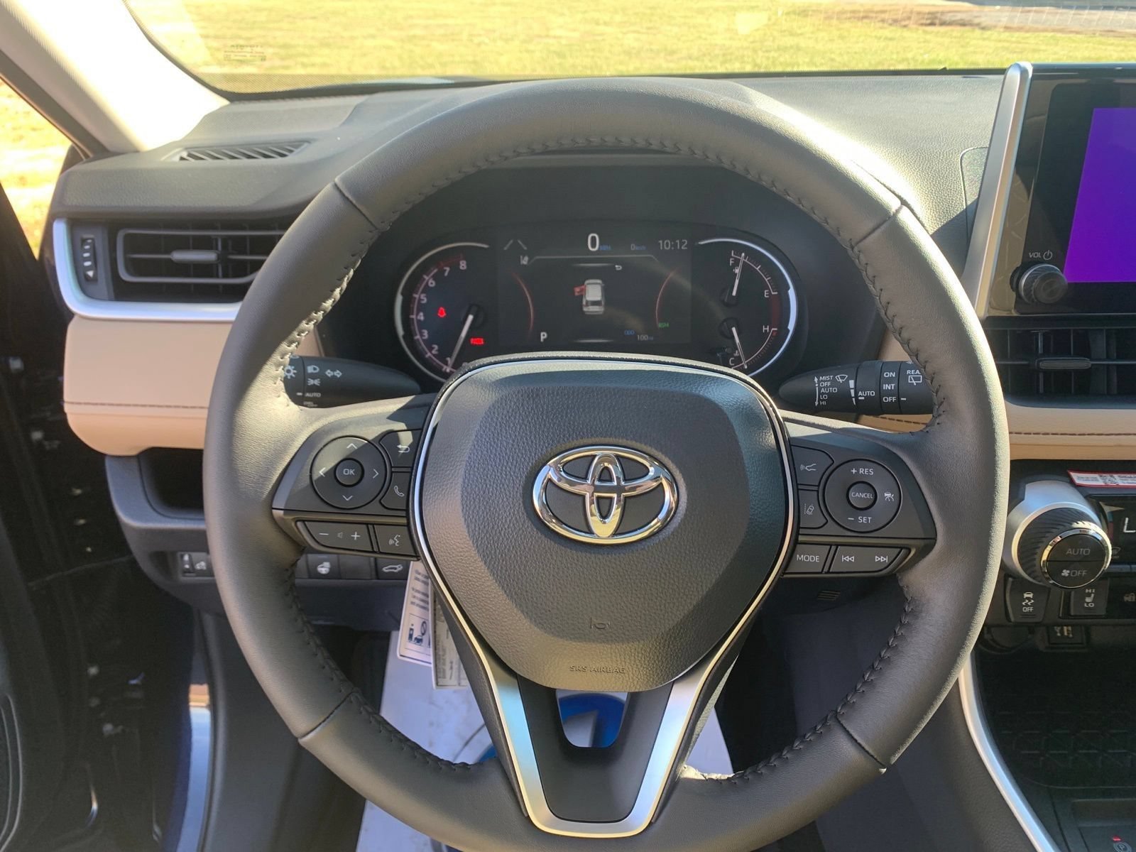 New 2025 Toyota RAV4 XLE w/ Convenience Package AWD/4WD image 16